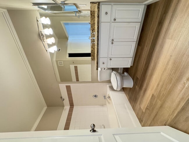 Building Photo - 1701 E Colter St