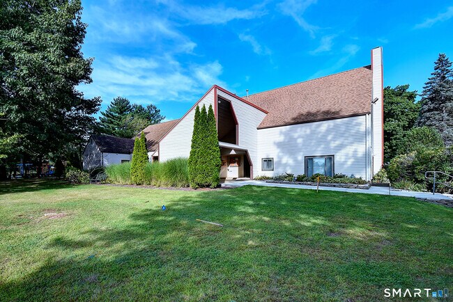 Building Photo - 545 Cypress Rd