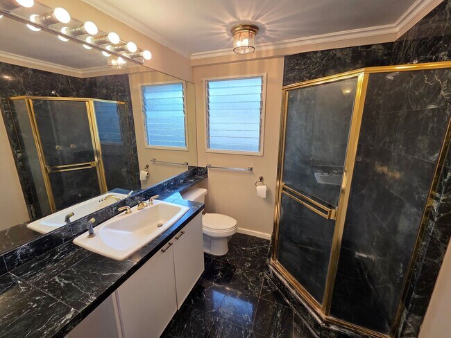 Building Photo - Charming 3 Bedroom 2 Bath Single Family Home in Manoa Valley