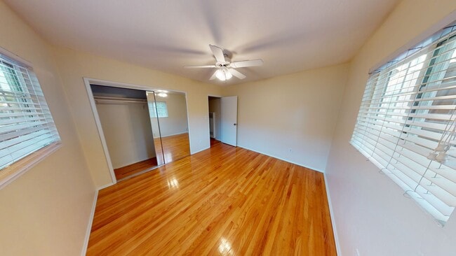 Building Photo - 4 Bedroom House on Leo with Garage!