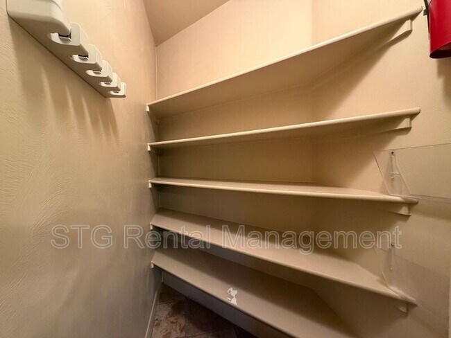 Building Photo - 2075 S Sir Monte Dr