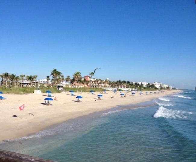 Building Photo - 605 S J St