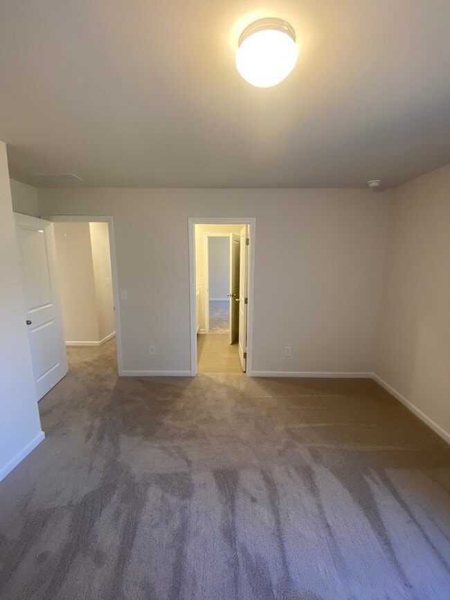 Building Photo - 28 Russet Wy