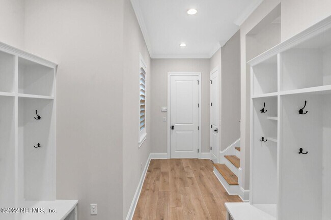 Building Photo - Gorgeous 5 bedroom/ 3 bathroom cottage home in Palencia for rent!