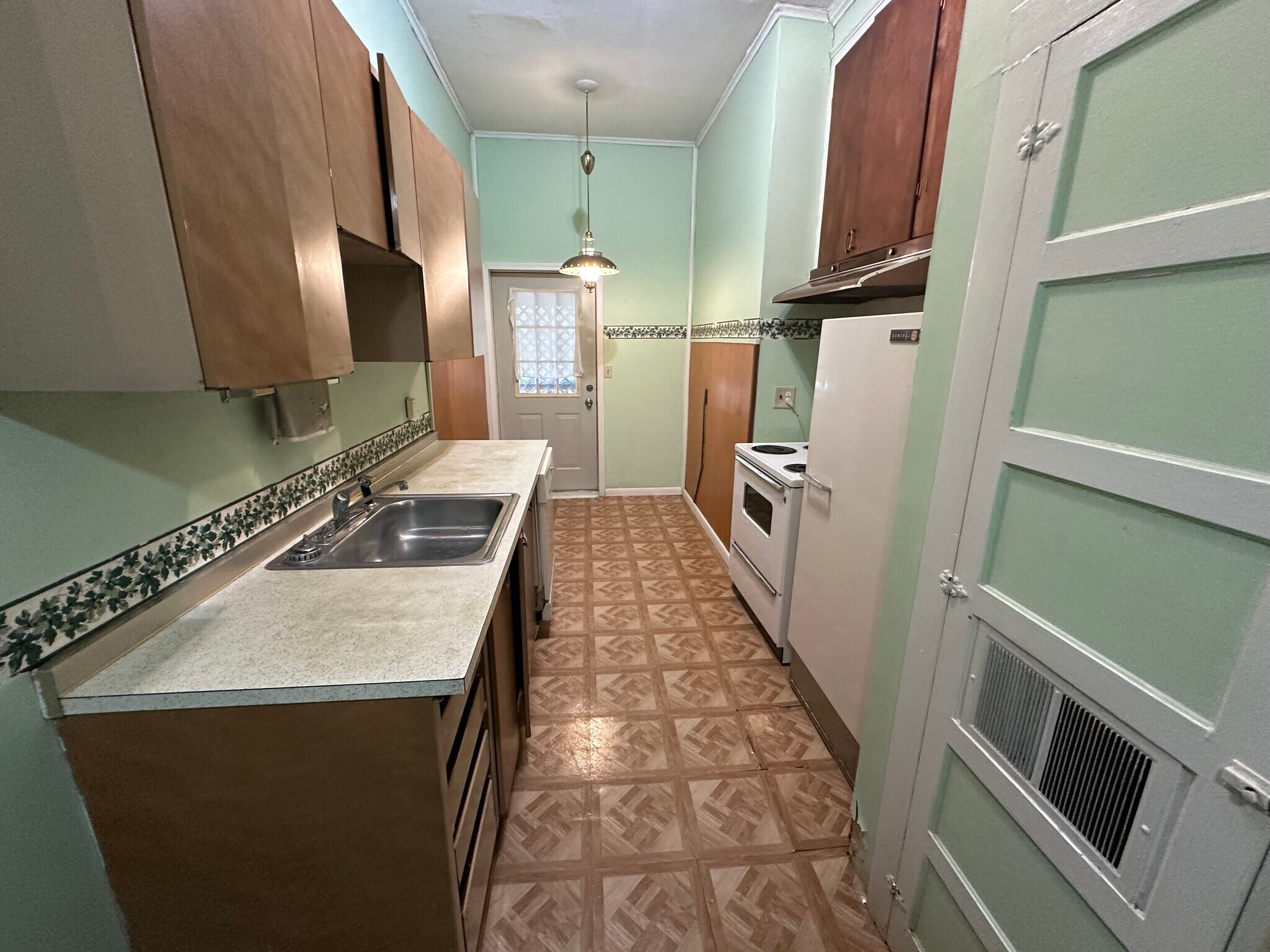 Kitchen - 926 Diamond Park