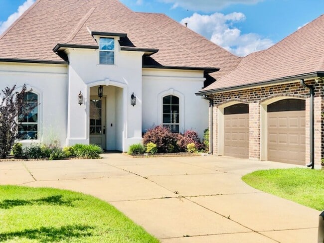 Building Photo - $250 OFF MOVE IN SPECIAL-TURTLE CREEK-GATED-BENTON-BEAUTIFUL HOME-NEAR CYPRESS BLACK BAYOU