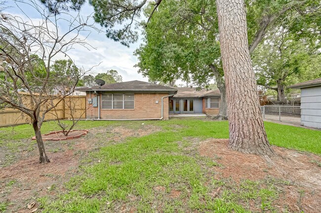 Building Photo - 5734 Spellman Rd