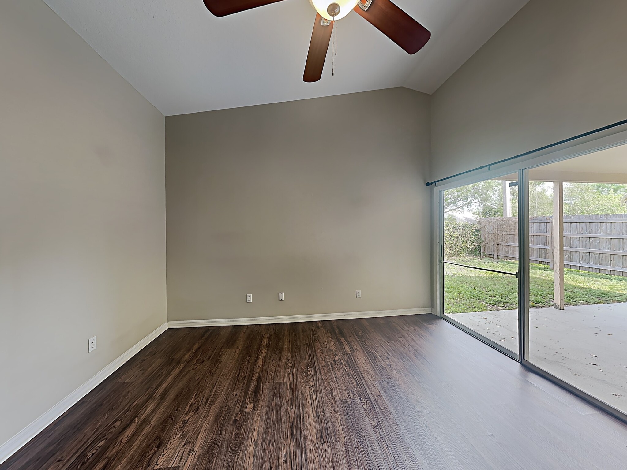 Building Photo - 1416 Wakefield Dr