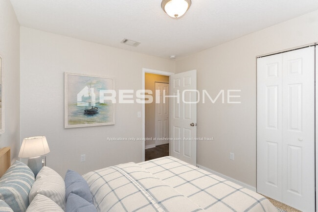 Building Photo - 1624 Dolphin Dr