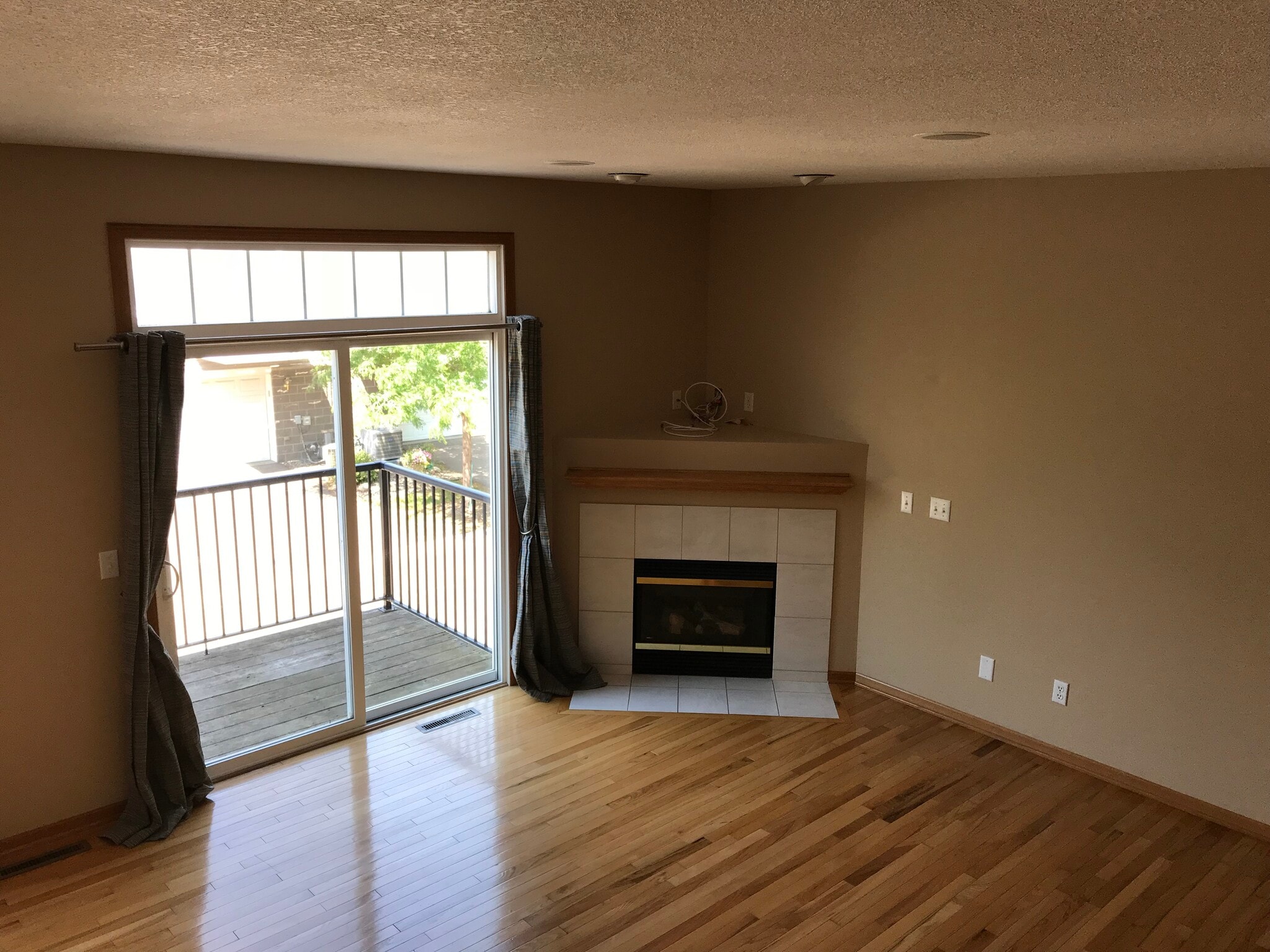 Fireplace - 747 2nd St NE