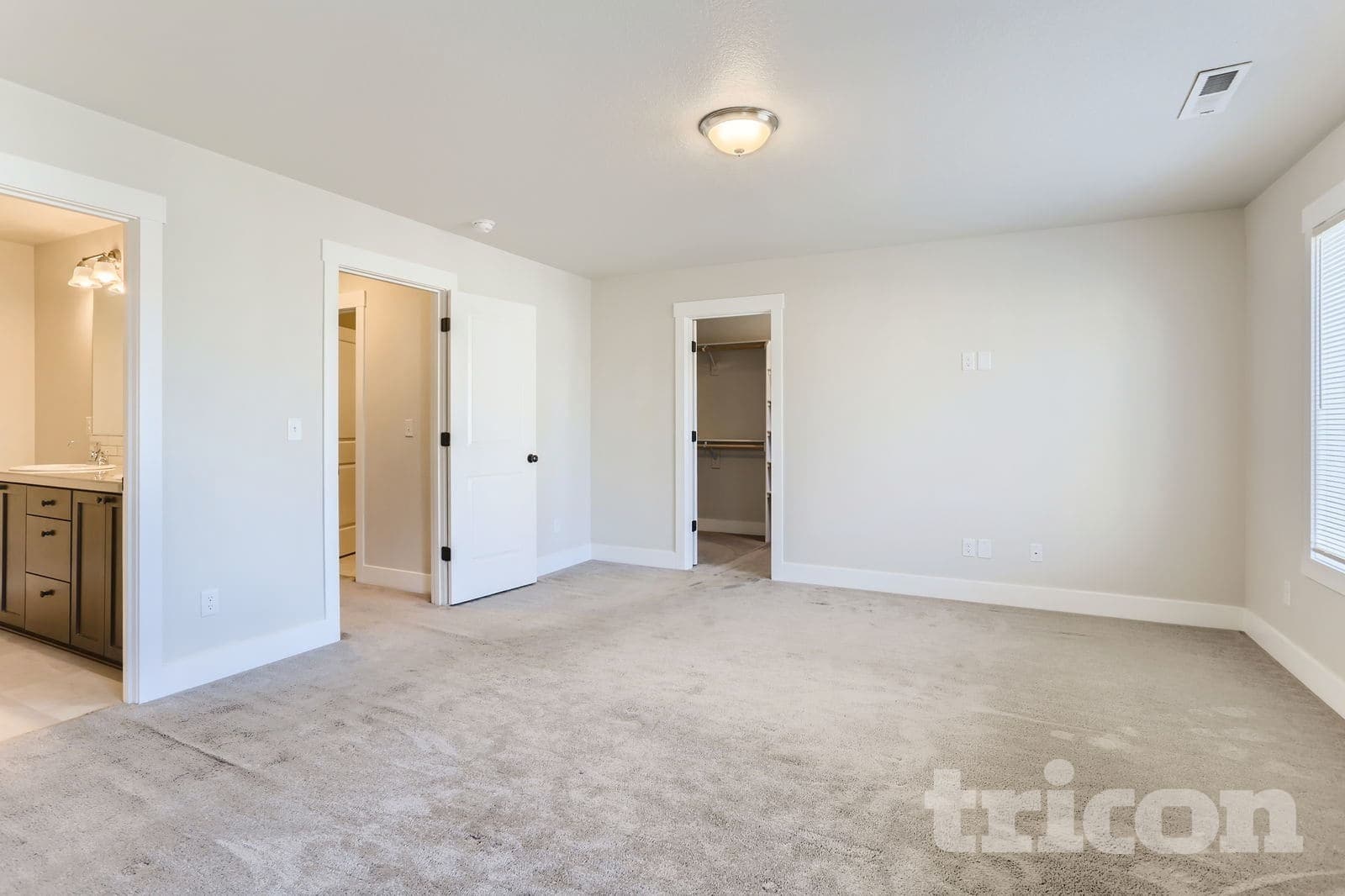 Building Photo - 1307 NE 70th St