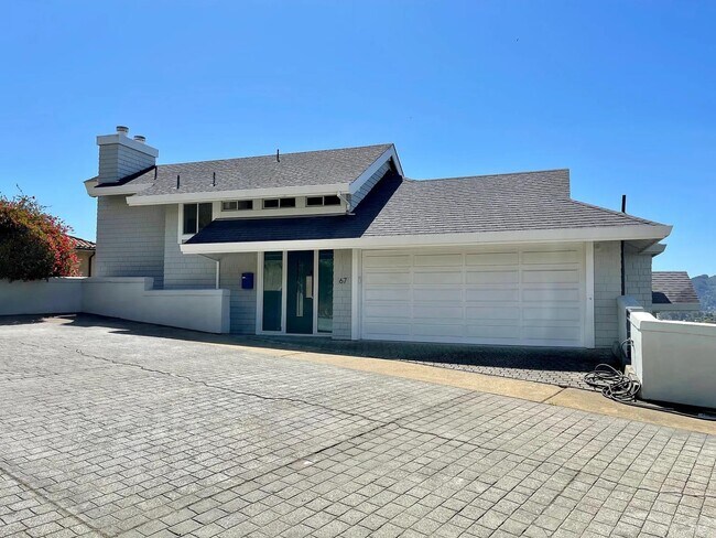 Building Photo - 67 Via Los Altos