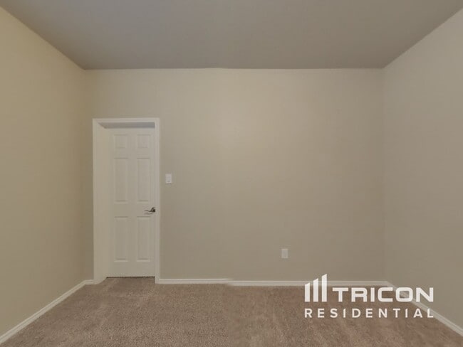 Building Photo - 1427 Oriole Ct