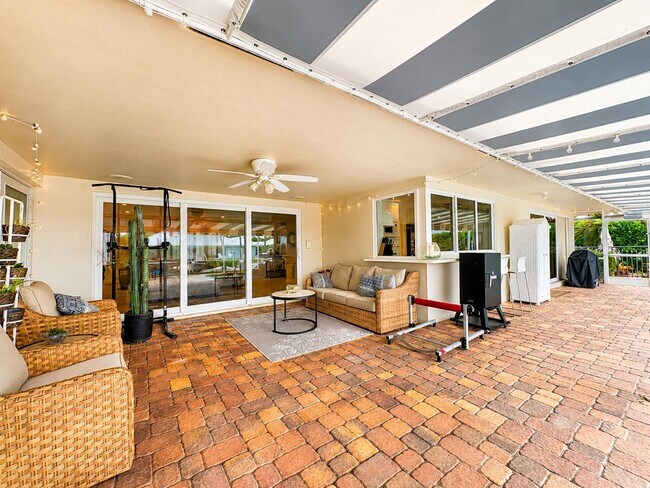 Building Photo - 1111 Pepperridge Terrace