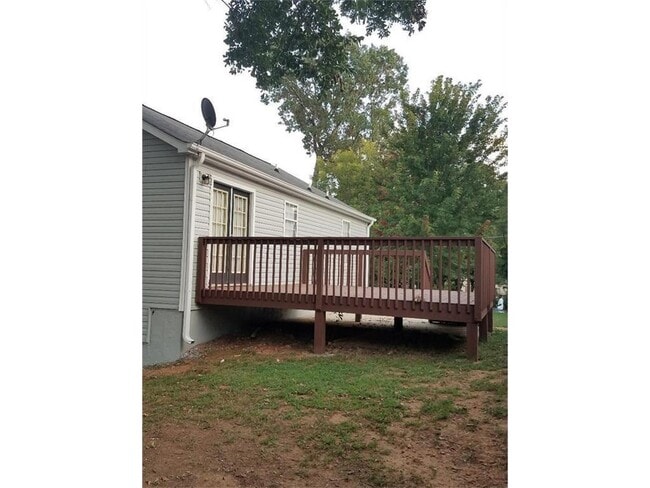 Building Photo - 3192 Osborne Rd NE