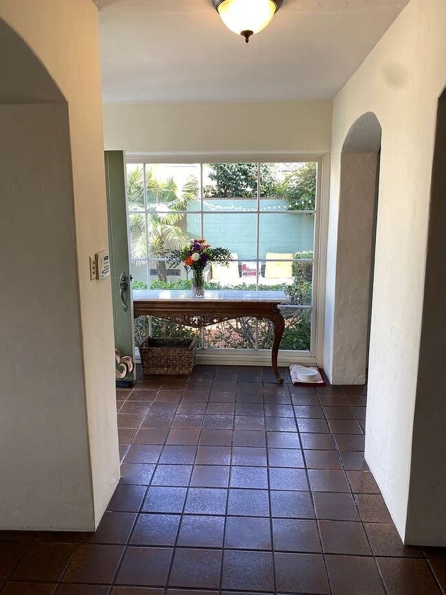 Building Photo - 4893 Niagara Ave