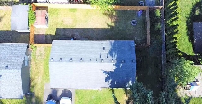 Building Photo - Secluded home in Covington
