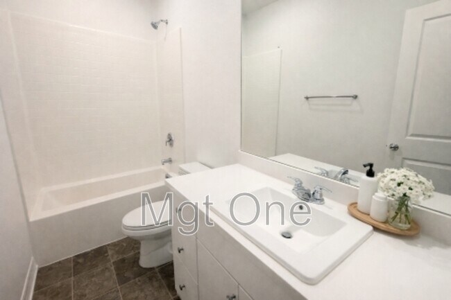 Building Photo - 15988 Lasselle St