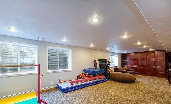 Building Photo - Fantastic home, in a great location!!!