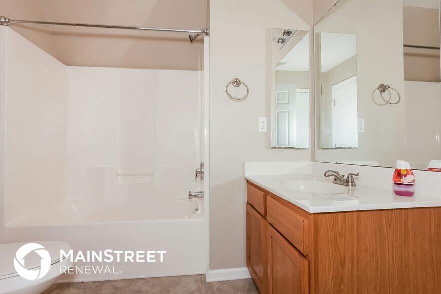 Building Photo - 2582 Laurelview Dr NW