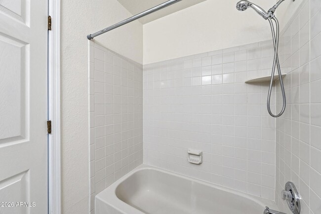 Building Photo - 5704 E Aire Libre Ave