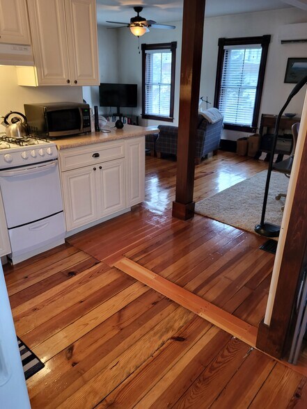 Open Plan Kitchen/Living Room - 25 Beech St
