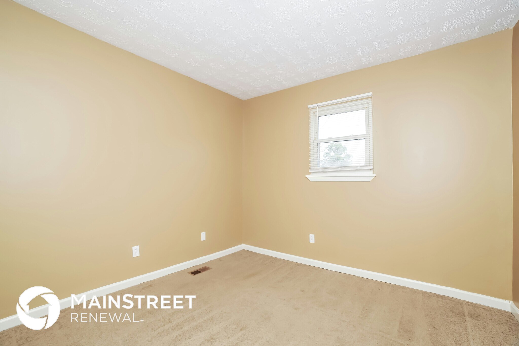 Building Photo - 4872 Pebblebrook Dr