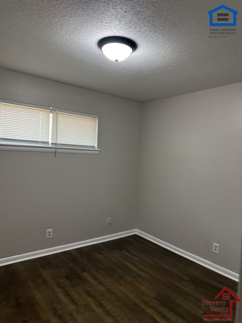 Building Photo - 1812 Olive St