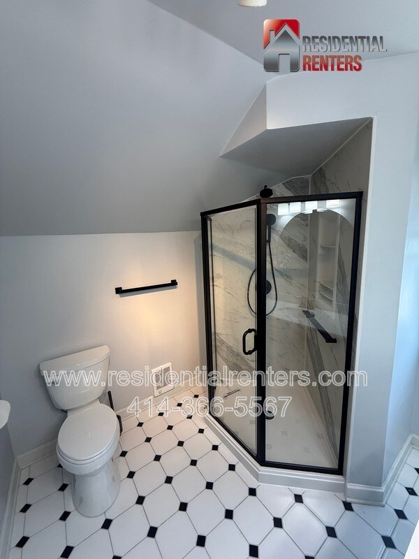 Building Photo - 2203 N 68th St