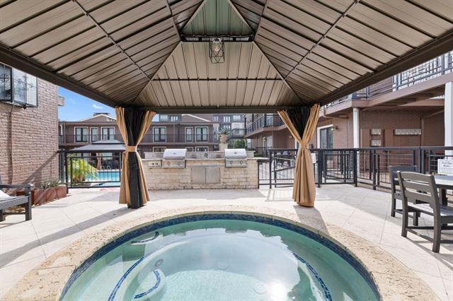 Building Photo - 5928 Sandhurst Ln