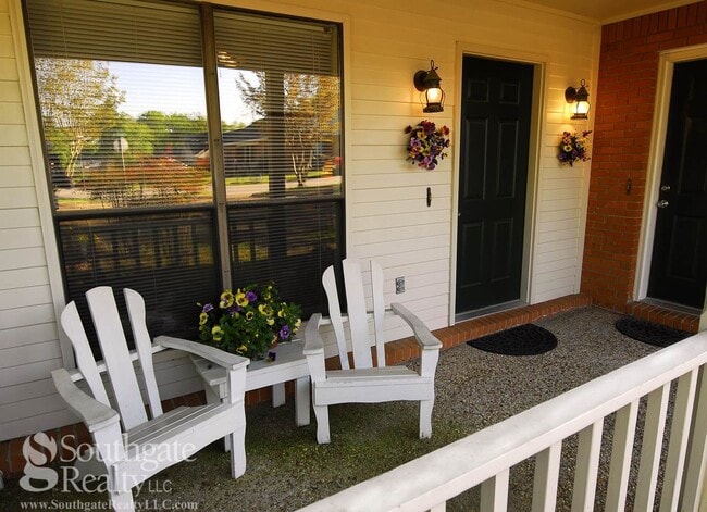 Building Photo - Woodshire Duplexes & Townhomes