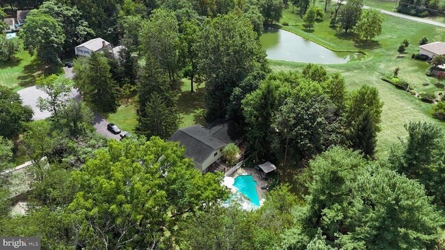 Building Photo - 5400 Woodlyn Ct