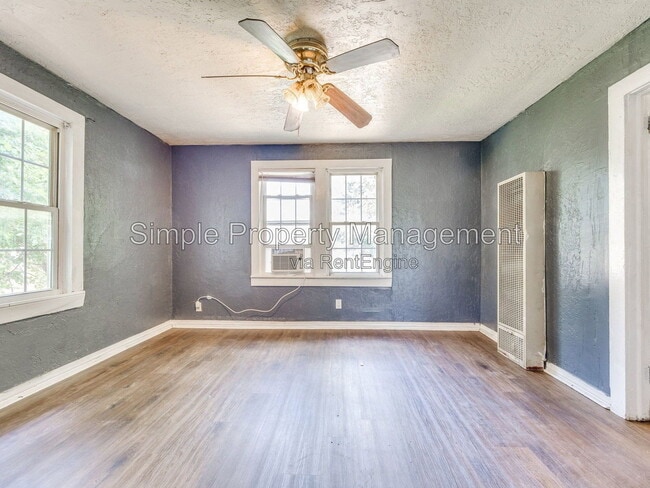 Building Photo - 1524 SW Binkley St