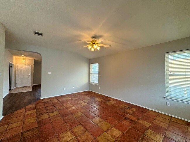 Building Photo - 1508 Highland Dr