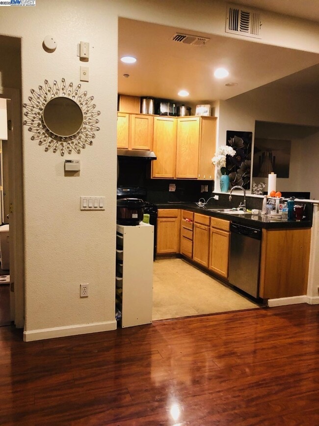 Building Photo - 644 Artisan Pl