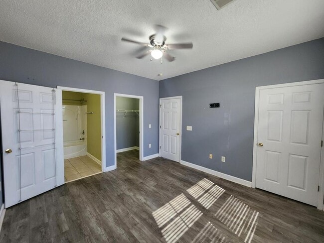 Building Photo - 302 Kiskadee Loop