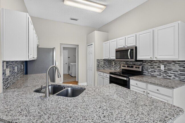 Building Photo - 12949 Chets Creek Dr S