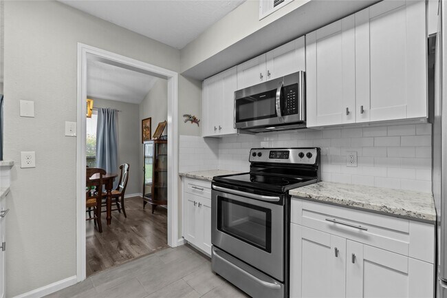 Building Photo - 59 Hideaway Dr