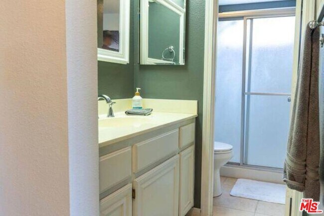 Building Photo - 77116 Pauma Valley Way