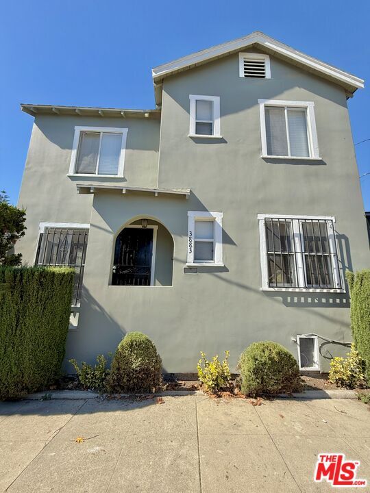 Building Photo - 3883 S Gramercy Pl