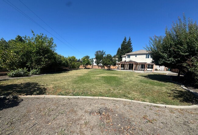 Building Photo - Great Location! 5BD and 3BA in a desirable North Stockton