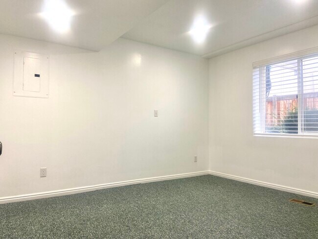 Building Photo - 5341 Trunk Bay Cir