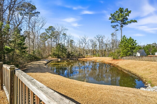 Building Photo - "Charming 3-Bed Oasis with 2 Full Baths in Ladson - 1,283 Sq Ft of Comfort!"