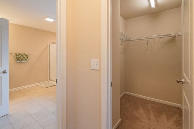 Building Photo - Third month rent free if you sign a lease before 01/31! Spacious 4 Bedroom, 3.5 Bath Home for Ren...
