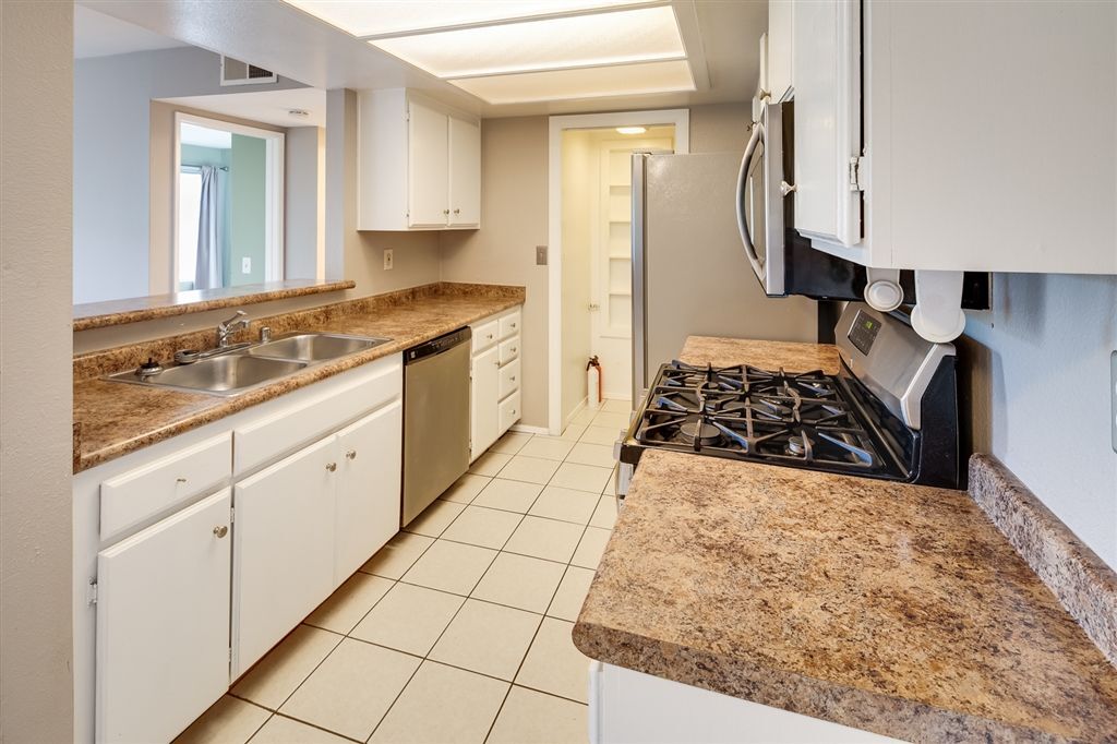 Building Photo - 9439 Fairgrove Ln