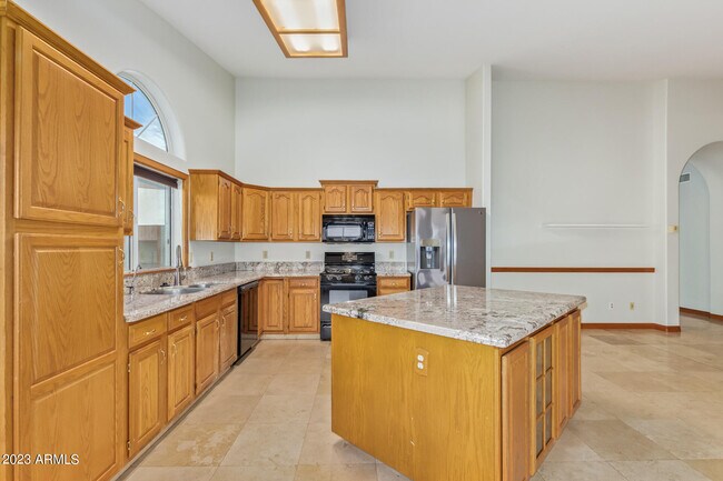 Building Photo - 8844 W Cavalier Dr