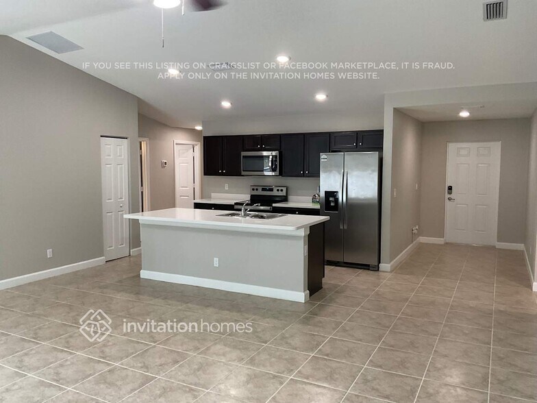 Building Photo - 761 Airoso Rd SE