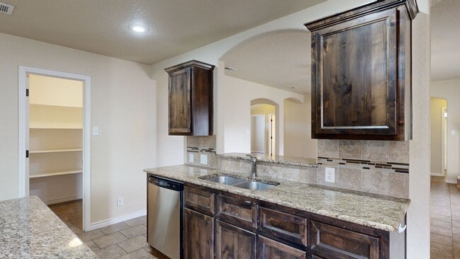 Building Photo - 2 WEEKS FREE RENT + $1,895 ONE STORY 4 BEDROOM WITH 3 FULL BATHS