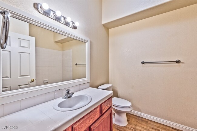 Building Photo - 132 Lemongold St