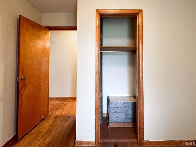 Building Photo - 4336 E 10th St